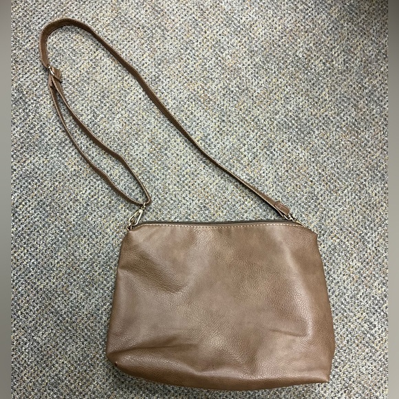Brown Vegan Leather tote bag. Side purse and change purse - Picture 3 of 7